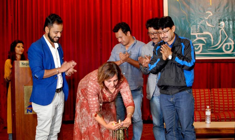 अव यात्रा गर्ने छ किताव, तपाईको दैलोसम्म