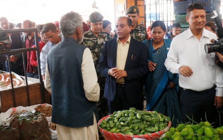 कृषि मन्त्रीको छड्के अनुगमनमा कालिमाटी बजारमा जे देखियो