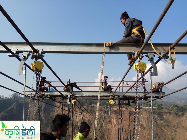 यसरी बन्दैछ विश्वको दोस्रो अग्लो बञ्जीजम्प (फोटोफिचर)