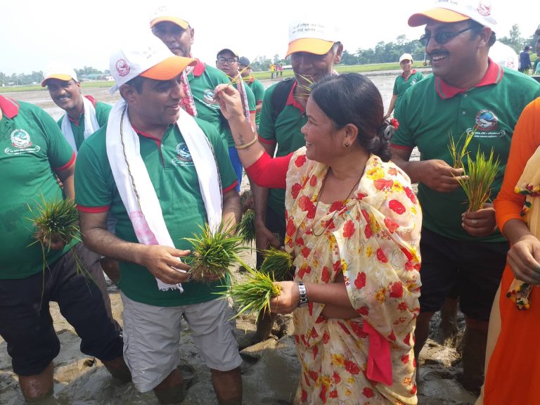 यसरी मनाइयो १६ औं धान दिवस (फोटोफिचर)