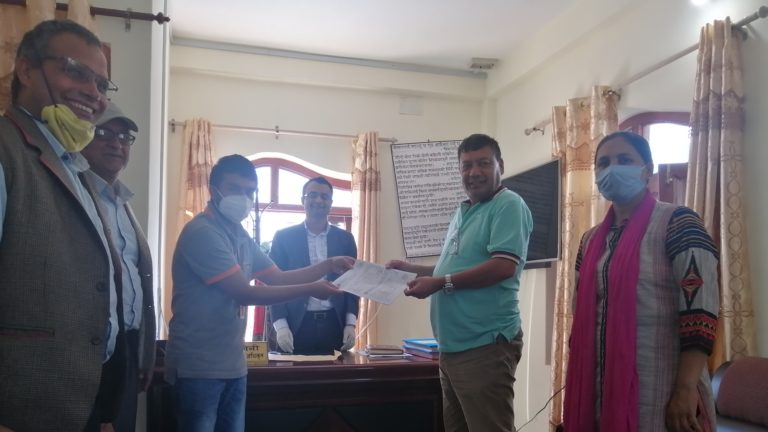 कुश्मा नगरपालिकाले गर्यो स्वास्थ्यकर्मीको कोरोना बीमा